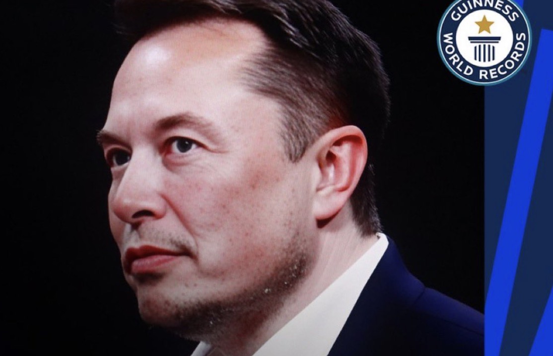 イーロン・マスクが世界初のトリリオネア（1兆ドル超:約154兆1300億円の資産を持つ人物）となり、地球上で最も富豪となることが期待されており、その功績がギネス世界記録に掲載される予定です